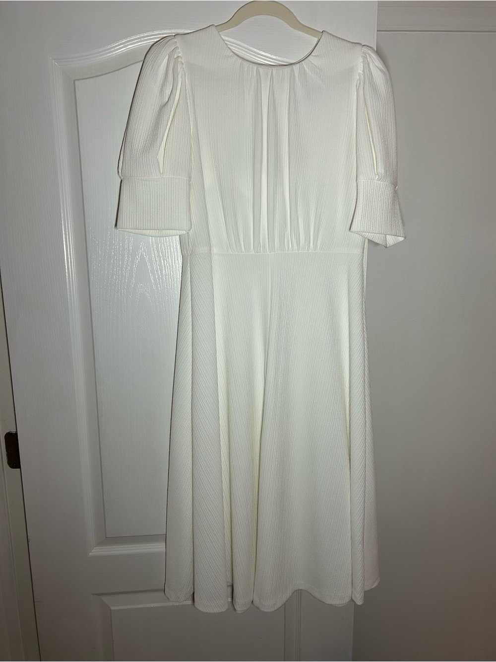 Elegant White Dress with Puff Sleeves